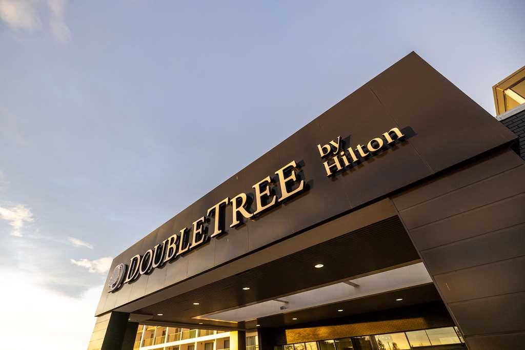 Doubletree By Hilton Calgary North Hotel Eksteriør billede