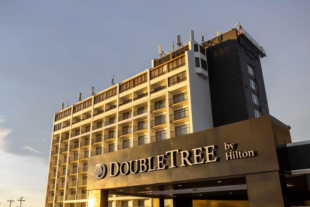 Doubletree By Hilton Calgary North Hotel Eksteriør billede