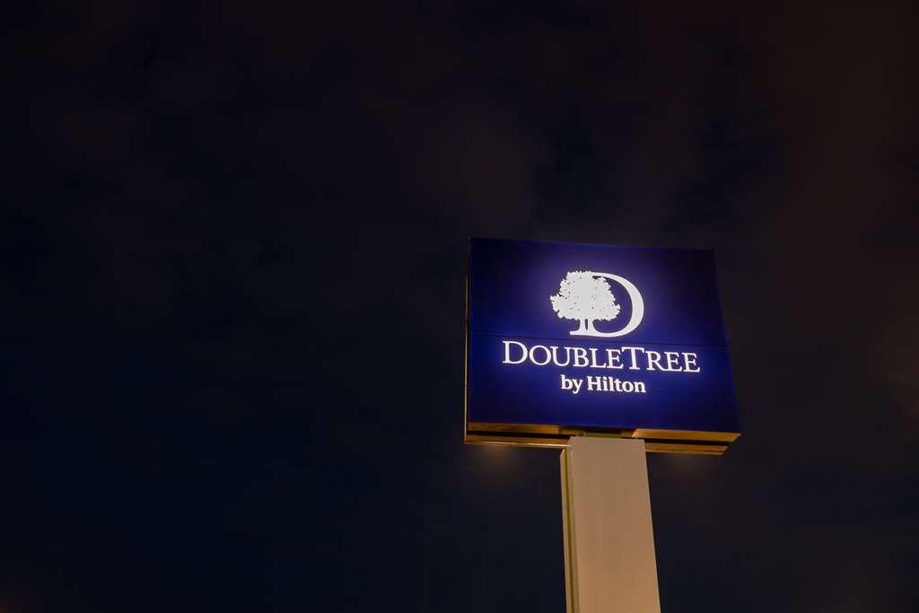 Doubletree By Hilton Calgary North Hotel Eksteriør billede