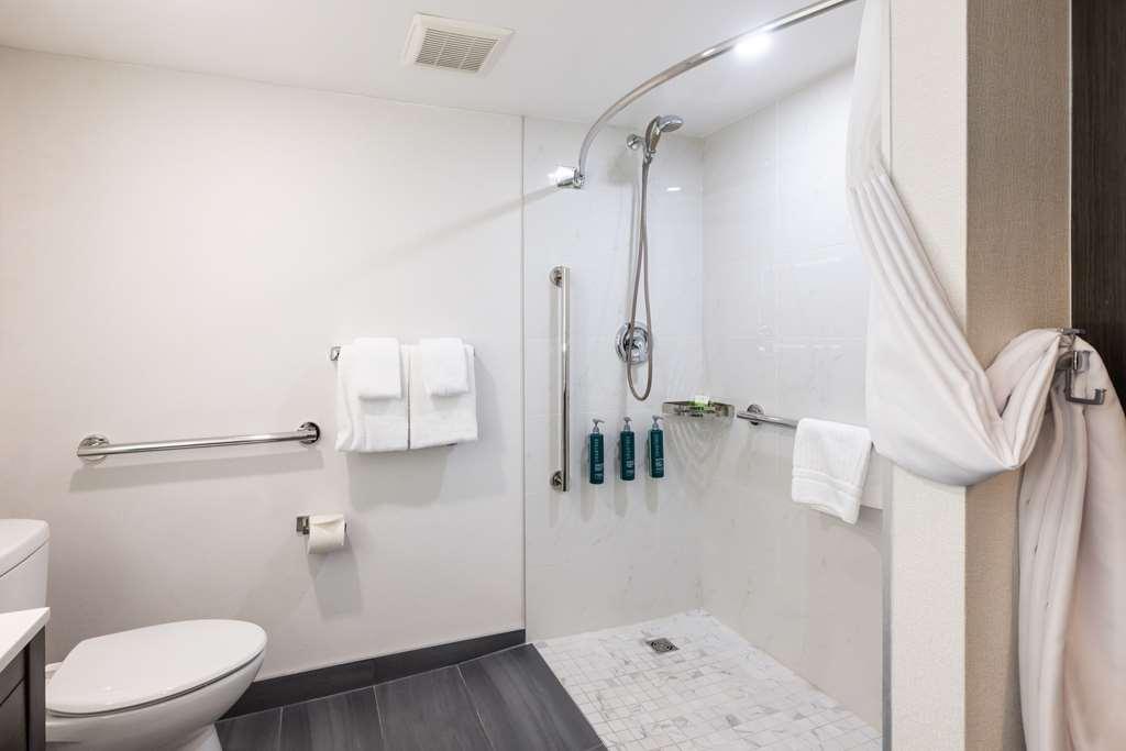 Doubletree By Hilton Calgary North Hotel Eksteriør billede